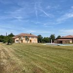 Ancien corps de ferme avec grandes dépendances sur 8000m2