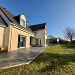 Tres belle maison de 242m2, 5 chambres , garage 2 voitures , piscine couverte , jardin