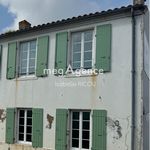 SAINT-PIERRE D'OLERON, MAISON DE VILLE T3 avec patio et chai