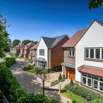 Modern 3-Bedroom Family Home in Cranleigh, Surrey