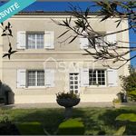 Charmante maison en bord de Charente, environ 130 m2 au sol, 4 chambres + espace bureau, cellier, grand garage.