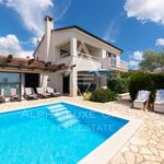Istria, Višnjan: Panoramic view villa with pool