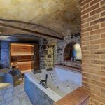 Row house - Gaiole in Chianti. Townhouse in old walls