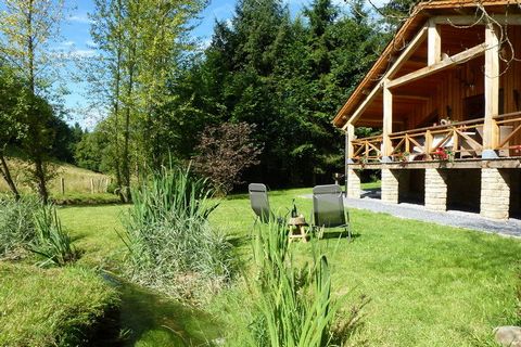 The cottage is located in Arville and has 1 bedroom which accommodates 2 people. Ideal for a couple this place is next to a beautiful pond. Everything is constructed in a way for you to spend an unforgettable stay. Some romantic evenings by the fire ...
