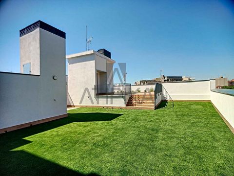 Located in one of the best areas of L'Hospitalet, just a few minutes from ‘Plaça Espanya’ in Barcelona and very close to the Gran Vía 2 shopping center, we find this exceptional residential complex. An innovative project, avant-garde in design and th...