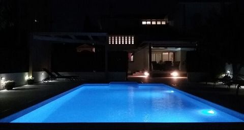 This spacious and modern 5-bedroom villa in Zadar can house 8 people. Ideal for 2 families, this property features a private swimming pool, where you can cool off when the temperature is on the higher side. Sea is located just 800 m away if you are c...
