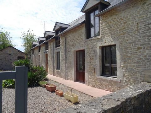 Manche 50 , Normandy . Stone House 300m² with pool, 6 Bedrooms, 2 Garages , Garden 2700m² Prix : 399,000 Agency fees included Ref MN-6167 Including fees of 3.91% to be paid by of the purchaser. Price excluding fees 384 000 €. Energy class E, Climate ...