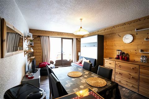 Come and stay in this cosy apartment with your family close to the ski area. The mountain region offers you the ultimate vacation both in winter and summer. There is a beautiful balcony from where you can enjoy the mesmerising views of the surroundin...