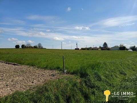 - LG IMMO - vous propsoe, building plot of 2242 m2 in the Gironde Estuary sector between Royan and Blaye near Mirambeau with easy and quick access to the A10. This property located in a quiet place and yet close to the village and therefore all shops...