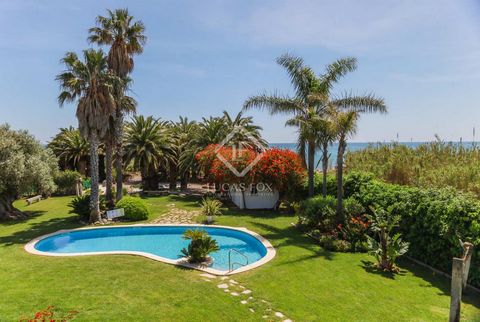 Exclusive villa facing the sea and on the beach in one of the most natural and virgin places of the Costa Dorada. Located in the municipality of Mont-roig Playa, next to the town of Cambrils, in an enclave where calm, discretion, tranquility, the sun...
