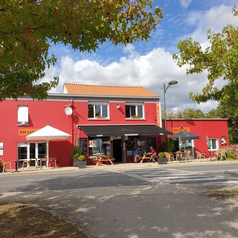 Dpt Vendée (85), à vendre proche de CHALLANS Bar restaurant FDJ