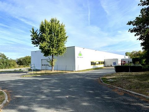 Dpt Allier (03), à vendre 5 Km de Montluçon ,SAINT VICTOR Local industriel - 3895 m2 terrain de :201353 m2