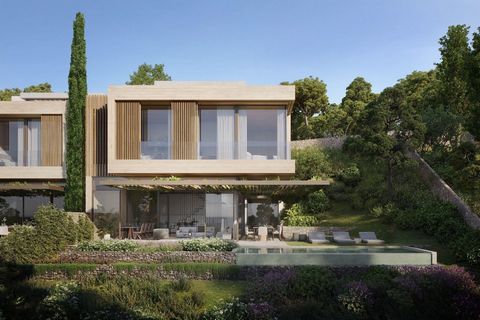Fabulous new construction project of a luxury semi-detached house that will be built in the beautiful area of Aiguaxelida, Tamariu. This project offers the best of the Mediterranean lifestyle. With a total useful area of 497 m² built on a 652 m² plot...