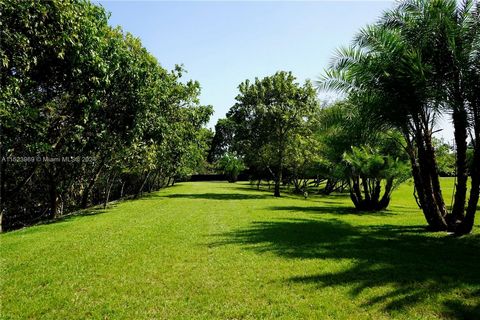 Rarely available 3.41 acre gated and fenced private compound in very exclusive Sunshine Ranches with completed plans ready to build dream home on of the highest elevations in area. Area is transforming in to multi million dollar properties in one of ...