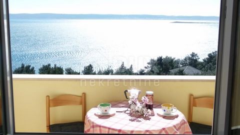 Location: Zadarska županija, Starigrad, Tribanj. ZADAR, STARIGRAD - apartment house by the sea We are selling a touristically active house with four apartments. It has been in tourism since 2007 with good attendance. All apartments are equipped, have...