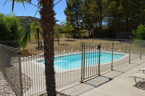 Stay in this comfortable holiday home with private pool and a large covered terrace. The house is located on a large, fenced plot with palm trees and bamboo, just 500 m from the River Ardèche. There are five other identical villas on the property, ea...