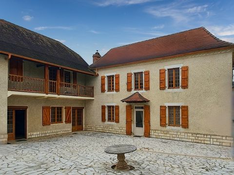 Dpt Pyrénées Atlantiques (64), à vendre PROCHE ARZACQ - MALAUSSANNE maison P6 177 m², 1 appartement de 60 m² sur un terrain de 8 243 m²