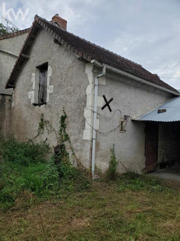 **EXCLUSIVITY** Stone house to be completely renovated (EDF and EAU present) with outbuildings, in the countryside near the Creuse, usable area of approximately 89 m2. No sanitation. Land around the house plus another plot of land close to 550 m2, un...