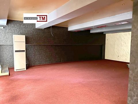 TM IMOTI sells a restaurant suitable for a party center, piano bar, bar and other similar activities. Located in the basement of a building with business sites (there are no homes around). In very good condition. It is a large room, bar, warehouse an...