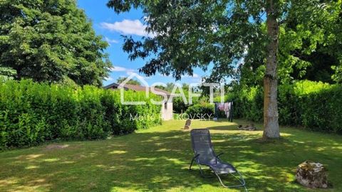 Located in Oradour-sur-Glane (87520), this charming stone house benefits from a peaceful environment. The neighborhood offers a pleasant living environment, close to nature and essential services such as local shops, schools and public transport. In ...