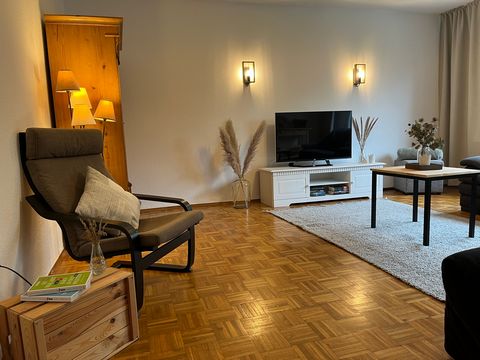 The comfortably furnished apartment is located within walking distance of Lake Kemnander See in Bochum and is the perfect place to unwind thanks to its quiet location next to the adjacent wooded area. The light-flooded 70 sqm apartment is located on ...