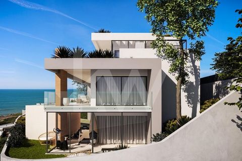 Inserted in a private condominium, this spacious and truly impressive villa is located in one of the noble areas of the town of Ribamar, close to the charming village of Ericeira, boasting a definitive view over the sea and the entire amphitheater th...