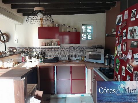 IN NORMANDY (DEPARTMENT©76), ON THE ALABASTER COAST, 4 KM FROM VEULES LES ROSES, IN A CHARMING VILLAGE, AUTHENTIC NORMAN FARMHOUSE OF 124 M2 COMPRISING: ENTRANCE©TO A LIVING ROOM©OF 46 M2 WITH OPEN FITTED©©AND EQUIPPED©KITCHEN AND©WOOD STOVE, 2 bedro...