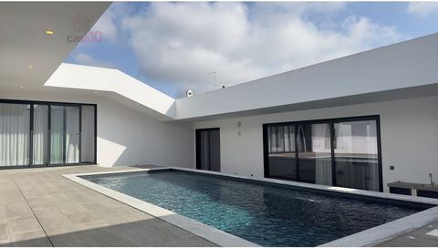 The refinement and comfort in this villa of contemporary architecture, built in 2021, a luxurious, discreet property, located in the small town of Nossa Senhora das Neves, about 4 km from the city of Beja, a few minutes from the airport. This propert...