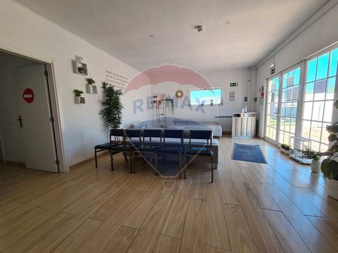 Description Fully functioning Senior Residence for sale in the Municipality of Loures with excellent location and access. Inserted in a plot of 2457m², consisting of a building/house with 13 rooms, with two floors, connected by elevator, it has a pat...