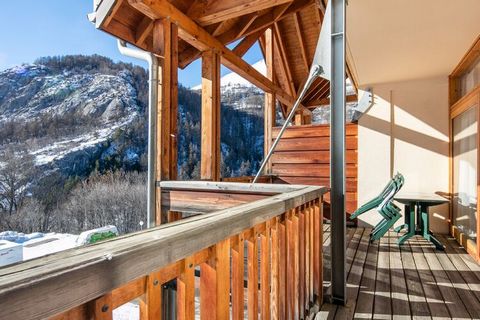 Spacious apartments with fully equipped overlooking the ski. The bedroom in the 2 bedroom apartment for 6 people in some cases in duplex. Note: the upper bunk bed is not suitable for children under 6 years.