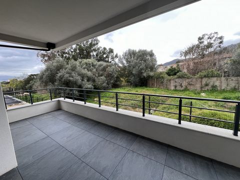 Le Bon'Appart vous propose sur la commune d'Ajaccio, en bas d'Alata, dans un ensemble immobilier neuf,un F3 de 64m2 avec grande terrasse et petite vue mer. Dans un secteur recherché et calme, Il est doté de belles prestations et beaux volumes. Cet ap...