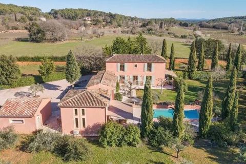 SOLE AGENCY: Charming Aixoise bastide with a separate guest accommodation and a double garage on a flat terrain of approximately 5,300 m² amid vineyards, not far from the authentic village center in a tranquil environment. The bastide is divided into...