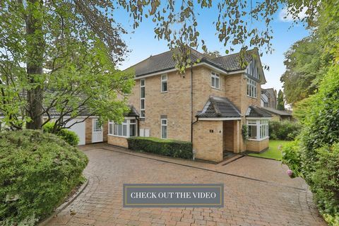 INVITING OFFERS BETWEEN £550,000- £575,000 A RARE OPPORTUNITY TO ACQUIRE A MODERN INDIVIDUAL DETACHED PROPERTY IN THE SOUTHFIELD CONSERVATION AREA - APPROXIMATELY 2,000 SQ.FT. RE-FITTED THROUGHOUT Standing on a private plot with multiple parking this...