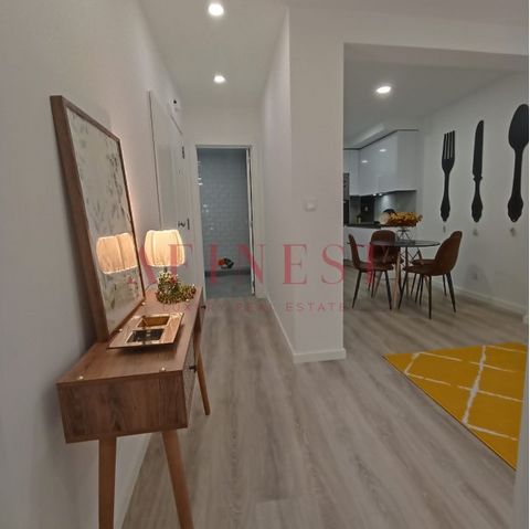 1 BEDROOM FLAT UNDERGOING TOTAL REFURBISHMENT IN BENFICA Inserted in a residential neighbourhood in the Benfica area, this flat has the following divisions: Open space living room with kitchen 20m2 1 Bedroom with Wardrobe 10m2 Full bathroom 4m2; Back...