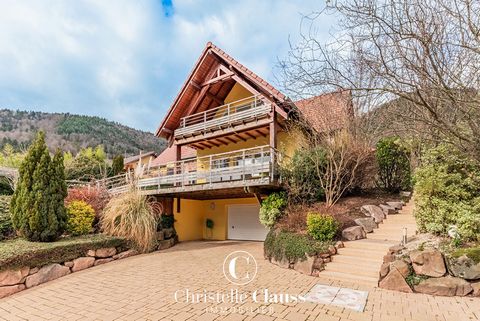 In EXCLUSIVITY, in your Christelle Clauss Immobilier agency in Sélestat, come and discover this magnificent architect's house built in 2002, with a profitable surface area of approximately 194m2 of living space, all on the heights of LA VANCELLE on a...