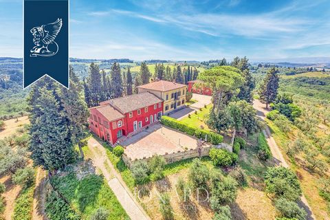 This prestigious farm in full production is for sale in the tuscan countryside, with 160 hectares of grounds that include a 24-ha vineyard that produces about 2,000 bottles per year. This luxurious property measures 1,500 sqm and includes three resid...