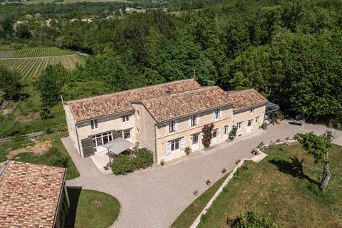 This tastefully renovated property, set amidst organically-farmed vineyards, could benefit from an extension, as part of the plot is suitable for building (subject to necessary permissions). The centre of Bordeaux can be reached in 30 minutes by trai...