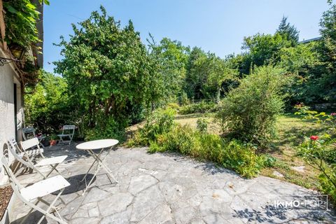 Immo-pop, the fixed price real estate agency offers this beautiful house of 180 m², on a plot of 670 m², in the sought after area of the Coteaux de Seine in Louveciennes, close to all amenities: station line L (La Défense, Saint Lazare), bus (Saint-G...