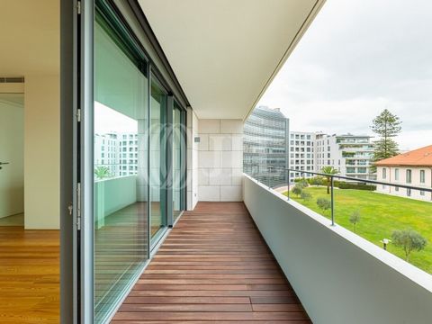 2-bedroom apartment, 108 sqm (gross floor area), balcony and one garage parking space, in the Amoreiras Garden gated condominium, next to the Amoreiras Garden, in Lisbon. The apartment comprises two bedrooms, one of them en suite, a guest bathroom, a...