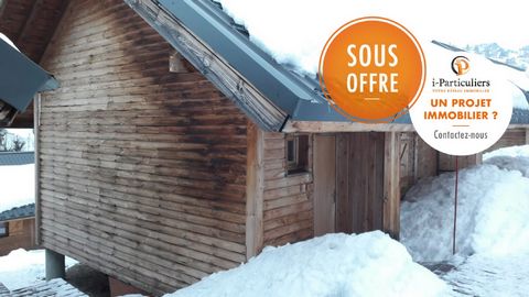 I offer you exclusively, this small chalet in the heart of the Gallic Village. Semi-detached on one side, it offers a superb view of the Lauzière massif. In a quiet area, you can enjoy its 46.62 m2 (36.69 m2 in Carrez). It consists on the ground floo...