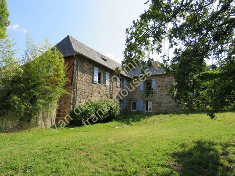In the countryside in a small hamlet, this property offers you an exceptional stone property complex with a superb view and only 7 minutes from the motorway by car. Tastefully renovated, the house offers you on the ground floor a kitchen/dining room ...