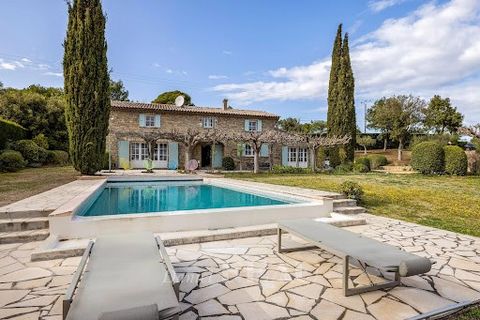 This 250 sqm property set in 7000 sqm of leafy grounds enjoying open views over the surrounding countryside is located a stone’s throw from sought-after Cotignac in the heart of the Provence Verte area, 1h from both Aix en Provence and Saint Tropez. ...