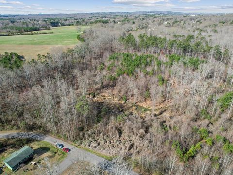 Looking for land?! Come check out nearly four acres in the heart of Bessemer City, the quaint former textile town just northwest of Gastonia and northeast of Kings Mountain. This 3.78 acre parcel - zoned for residential - sits between 11th and 12th S...
