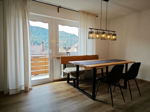 Welcome to our cozy 2-bedroom holiday apartment for up to 4 people with a charming view of the Hornberg Castle Hill! This inviting holiday apartment offers you a comfortable home away from home. The bedroom is lovingly furnished and accommodates two ...