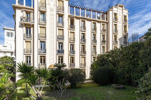 Exclusivity! Nice - Bas Cimiez // On the penultimate floor with elevator of the most beautiful art deco building in lower Cimiez ('Palais Juliette'), in the immediate vicinity of the Stanislas/Roland Garros schools, avenue Emile Bieckert, very beauti...