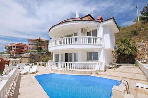 ALANYA/KARGICAK DISTÂNCIA PRAIA 3600 MT. TERRENO 4+1.372 M2 E 272 M2 LIVING ARENA PISCINA PRIVATIVA VISTA COMPLETA PARA O MAR E PARA O CASTELO MÓVEIS COMPLETOS ENTRE EM CONTATO PARA TODOS OS DETALHES. WHATSAPP: ... ... ... > Features: - SwimmingPool ...