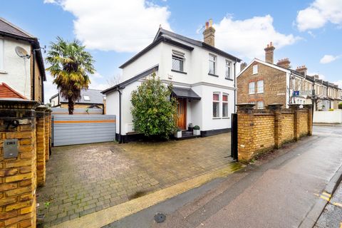 A stunning detached house in Belmont Village, Surrey. The Late Victorian architecture is stunningly attractive and having been renovated from start to finish the offering is one of uniqueness and rarity in style and usability. Luxury, lifestyle and l...