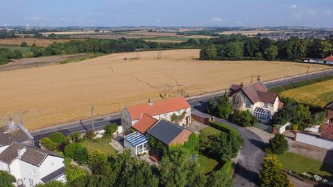 Prospect Cottage is a superb barn conversion with an independent one bedroomed annexe, and all the character of an original farm building yet ready for modern living, all in a rural location not far from the coast. Inside it is packed with charm, wit...