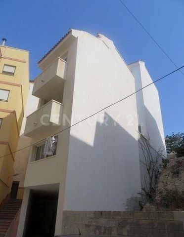 Attention developers and investors! Are you looking for a unique opportunity in the real estate market? Look no further! We have the perfect product for you: a building for sale in Benissa, Alicante. This excellent opportunity offers you the possibil...