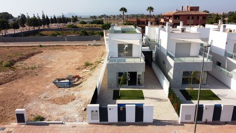 Fantastic 3 bedroom detached modern key ready villa with private pool in Los Alcazares with sea views across the Mar Menor. Situated just outside Los Alcazares centre, this villas offers impressive sea views, with a balcony AND solarium.  Access is v...